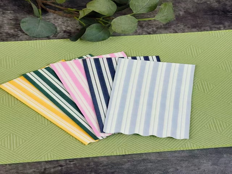 Wie wählt man hochwertige gestanzte Servietten aus: Tipps zu Material, Dicke und Design?