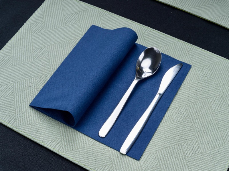 Wie Airlaid-Servietten traditionelle Stoffservietten in der gehobenen Gastronomie ersetzen