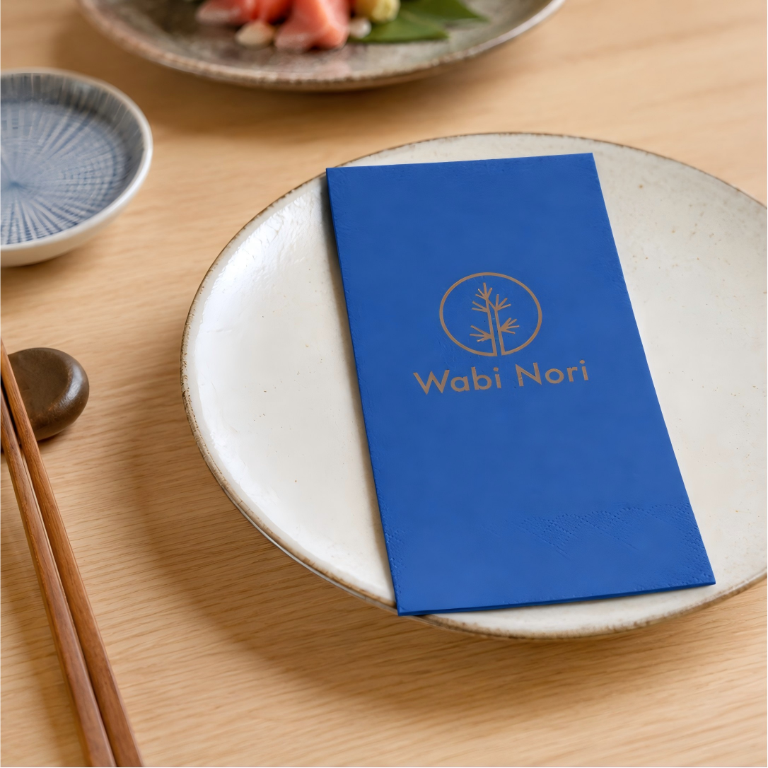 Farbige Papierservietten mit individuell bedrucktem Logo-Design